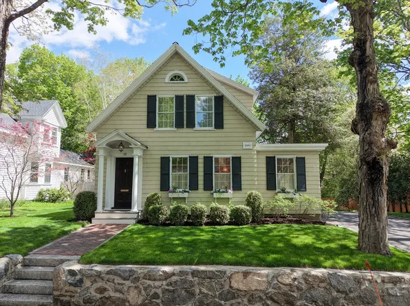 12 Cottage St, Wellesley, MA 02482