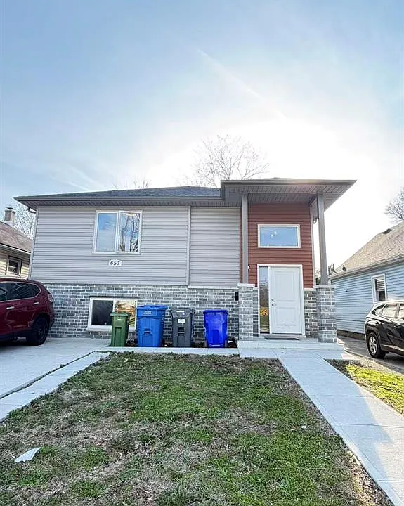 653 Bridge Ave