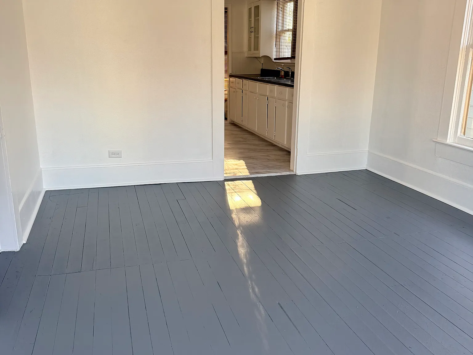 2 bed, 798 sqft, $850 — Photo 2