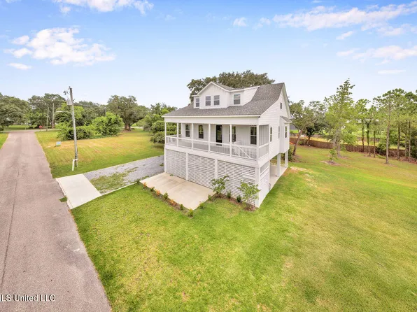 225 Magnolia Ave, Pass Christian, MS 39571