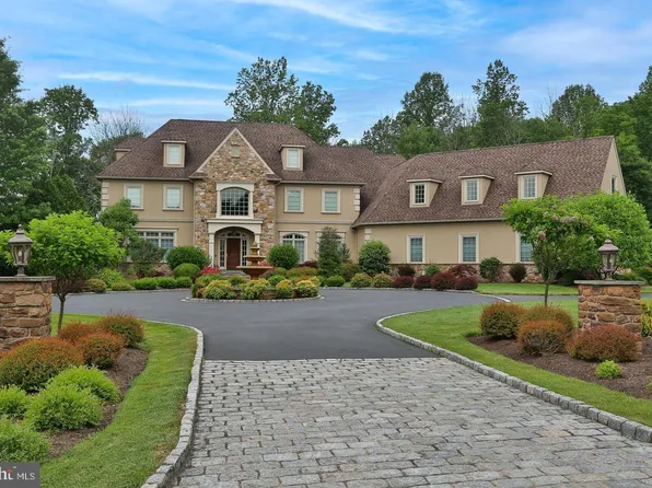 203 Wecks Pond Rd, New Hope, PA 18938