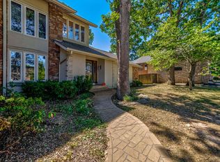 1916 E Nottingham St, Springfield, MO 65804