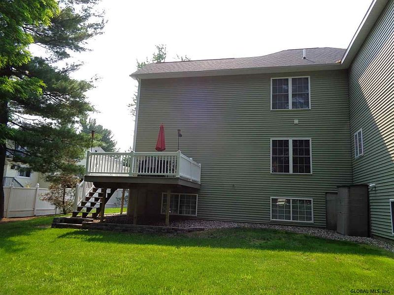 4th image of 4-1 W SAND LAKE Road