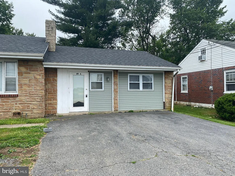 2822 Lincoln Hwy E #B