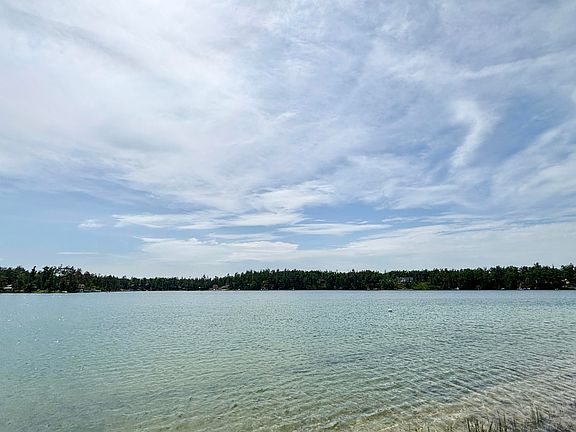 5th image of 13836 Island Dr