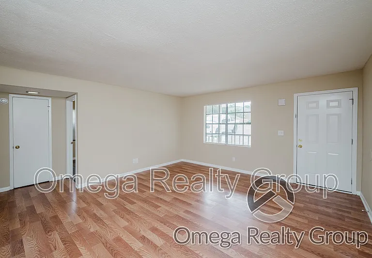 Lakeridge Apartments — Photo 20