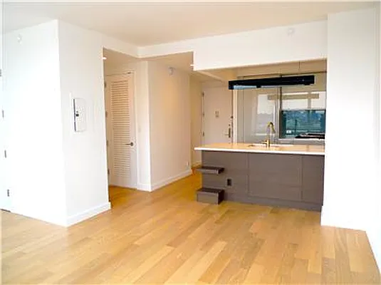 Rented by Domus Realty | media 64