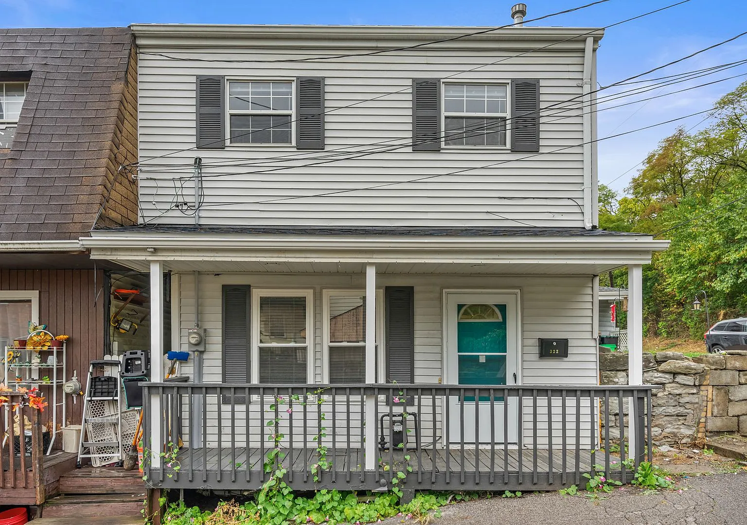 Completely Renovated 2 Bedroom, 1 Bathroom in Sharpsburg- Beautiful Kitchen and Awesome Layout — Photo 1
