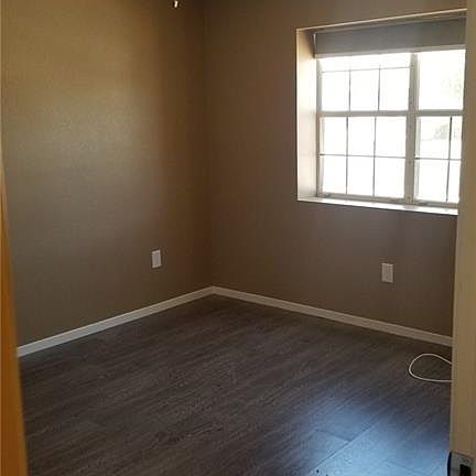4th image of 504 Grimsby Ave