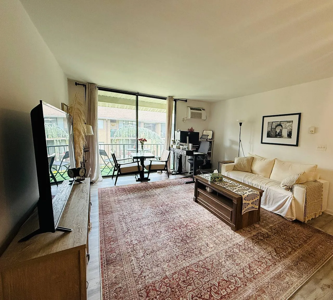 1 bed, 752 sqft, $2,000 — Photo 3