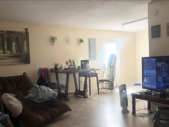 3rd image of 903 B St