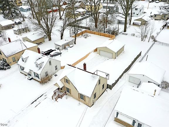 3rd image of 1030 Meadowbrook Ave SE