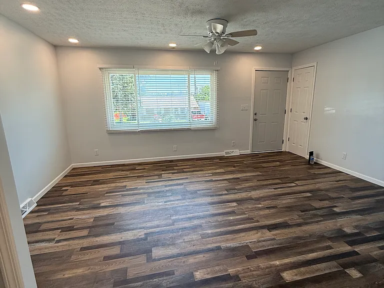 3804 Valley St — Photo 6