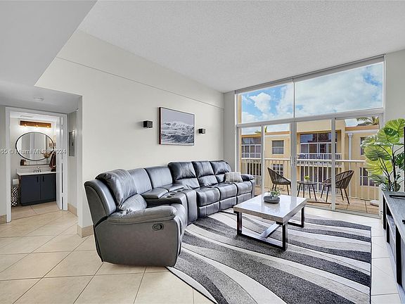 4th image of 1350 SE 3rd Ave APT 408