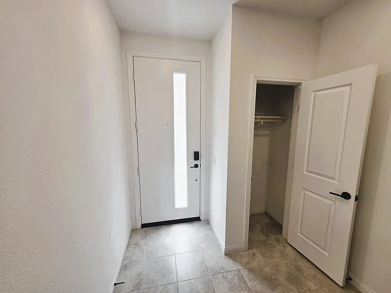 1980 Affinity Ln — Photo 6