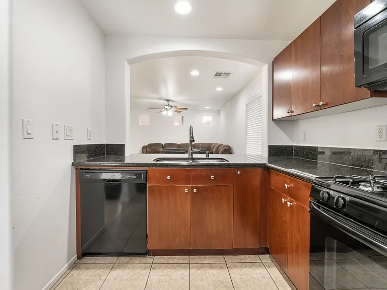9132 Gabardine Ave — Photo 8