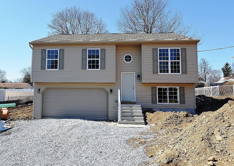 1st image of 1508 Embassy Dr