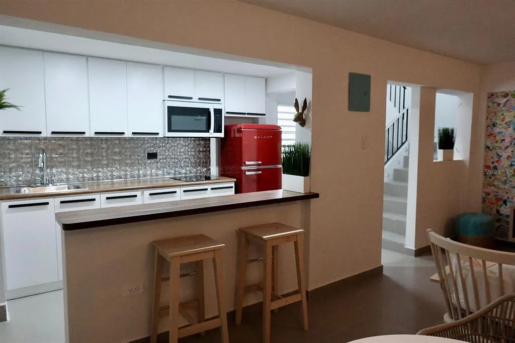 1 bed, 1.5 bath, 900 sqft, $1,200 — Photo 3