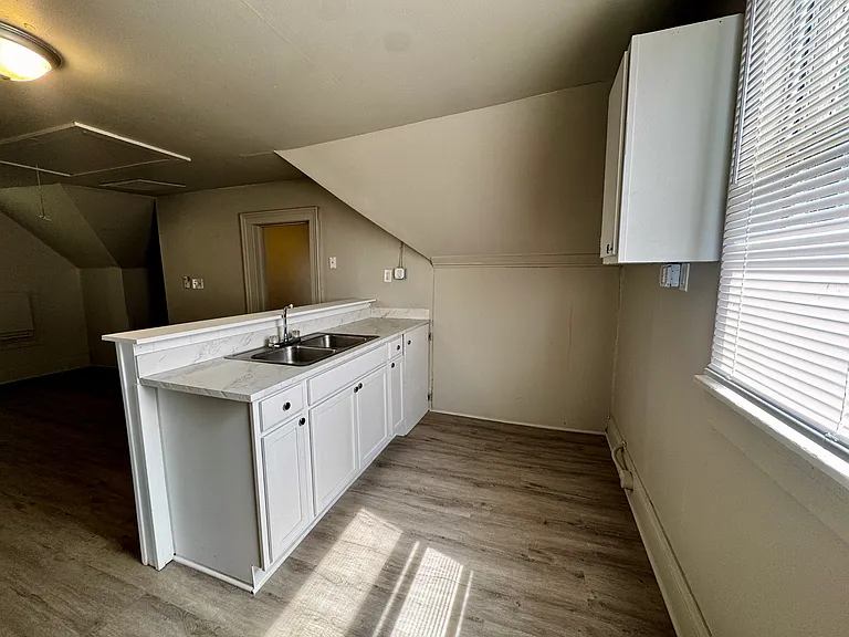 1001 Edgar St #B — Photo 7