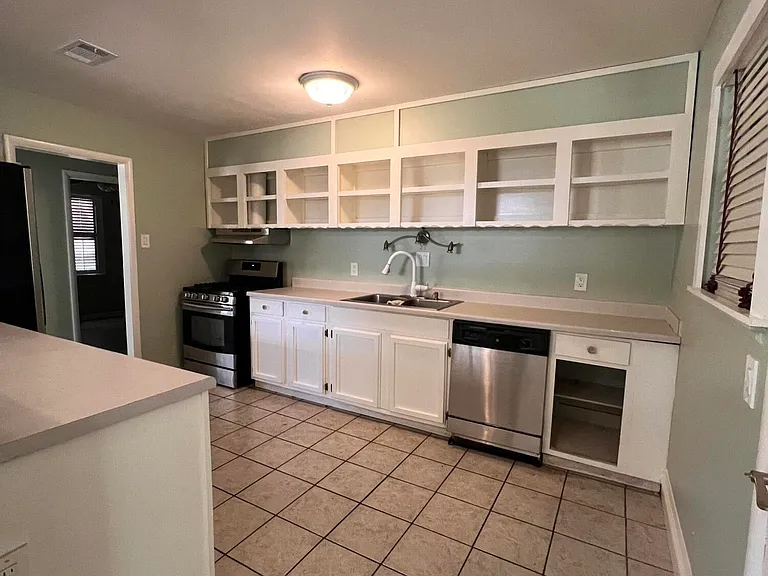 802 Augustine Dr — Photo 6