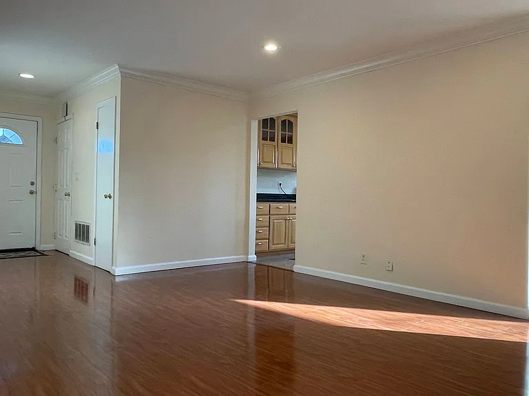 960 Branham Ln — Photo 9