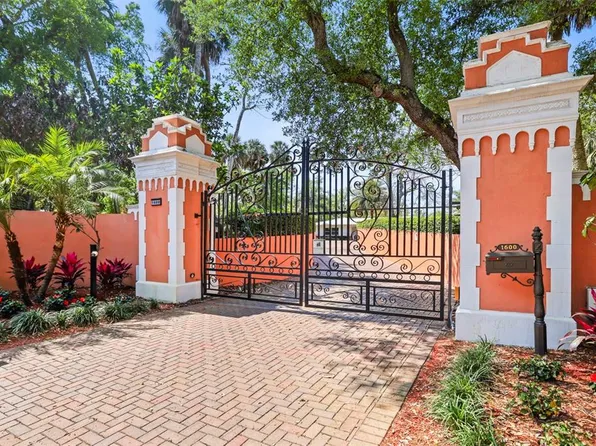 1600 Park St N, Saint Petersburg, FL 33710