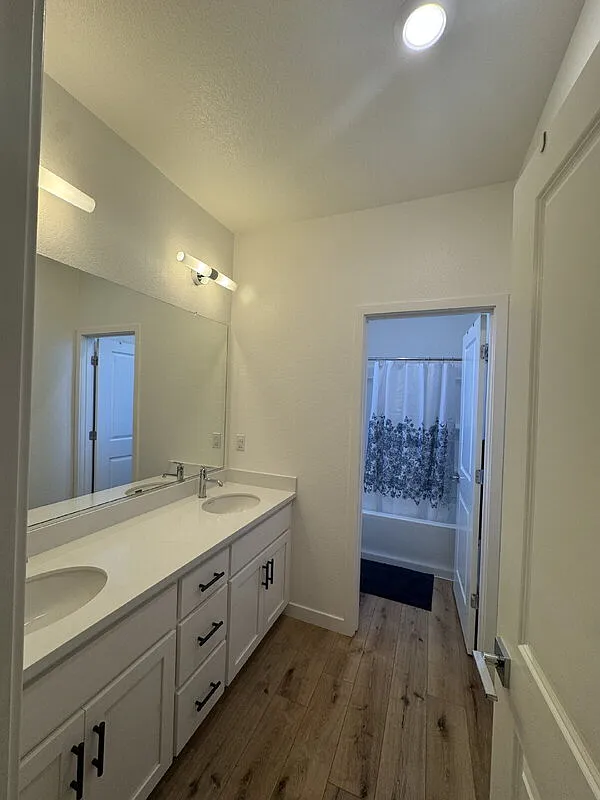 1 bed, 1.0 bath, $1,182 — Photo 3