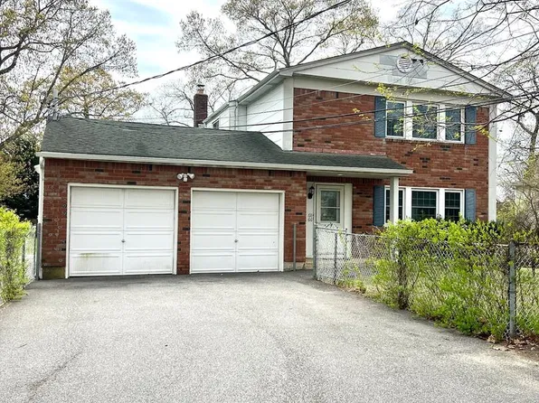 (undisclosed Address), East Islip, NY 11730