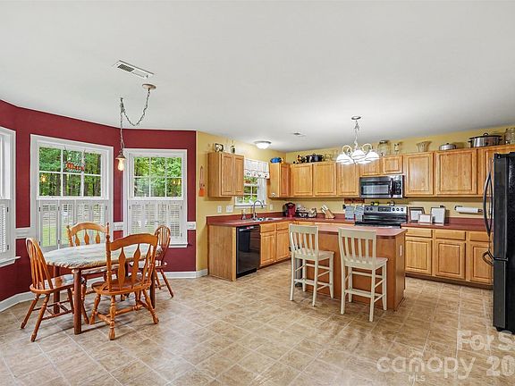 3rd image of 2700 Loxdale Farms Dr