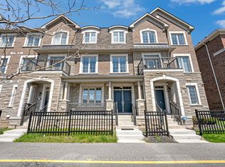 52 Fiesta Way, Whitby, ON L1P 0H9