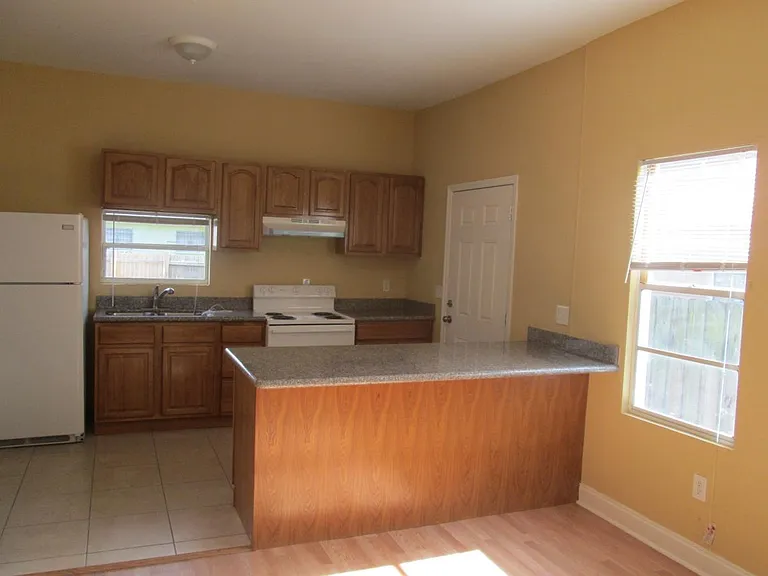 2105 W Nassau St #A — Photo 12