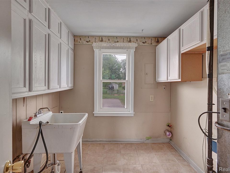 4901 Pointe Tremble Rd, photo 15
