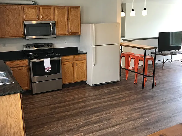 1019 N Weber St — Photo 9