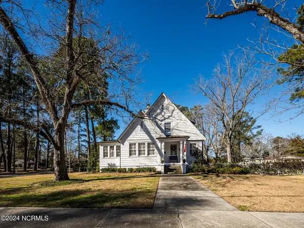 403 N Madison Street, Whiteville, NC 28472