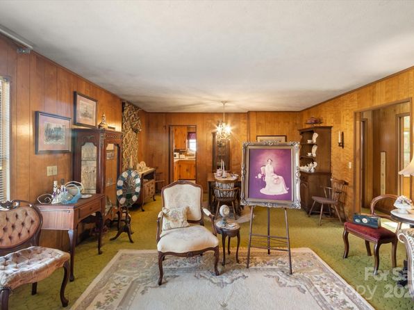 4186 Lake James Rd, Marion, NC 28752