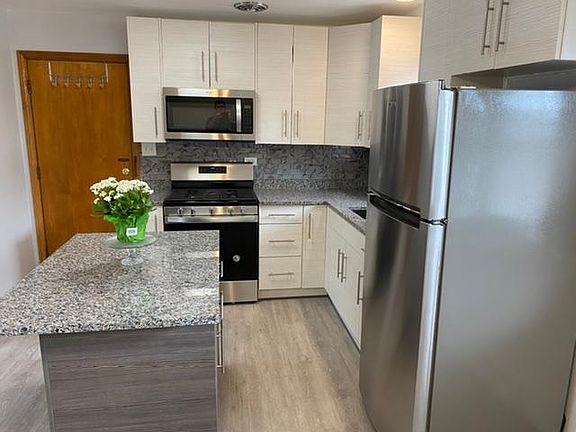 4th image of 5817 W Montrose Ave APT 2S