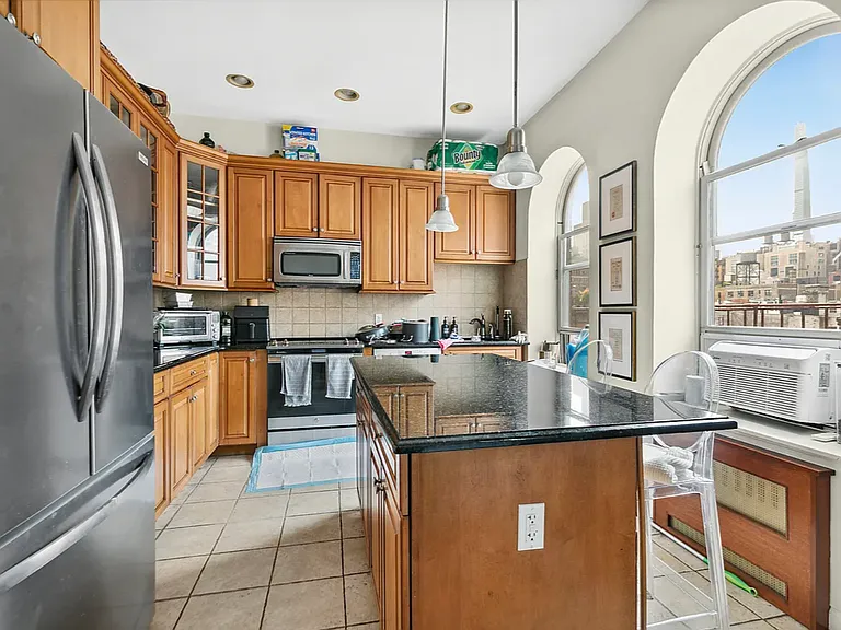 65 W 70th St #6S — Photo 4