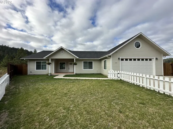150 Deer Song Ct, Canyonville, OR 97417