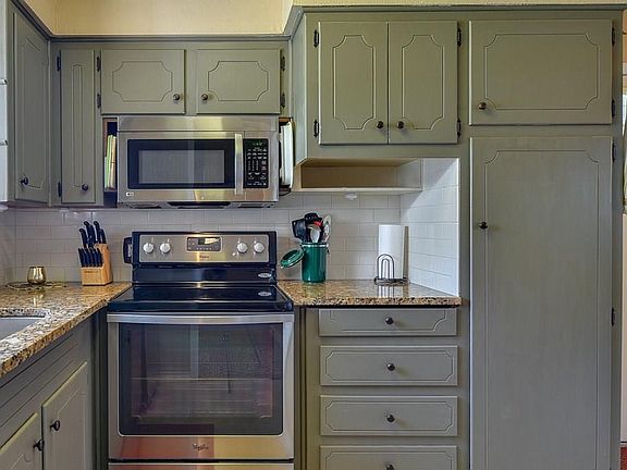 5th image of 514 Bayless Dr