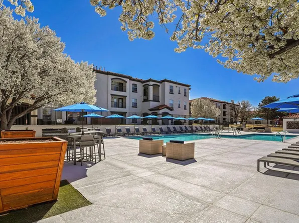 La Ventana Apartments