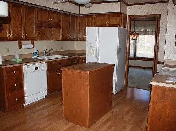 4th image of 1109 Lois Ln