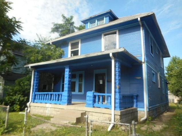1st image of 3240 N Kenwood Ave