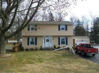 4 Surrey Dr, Wallingford, CT 06492