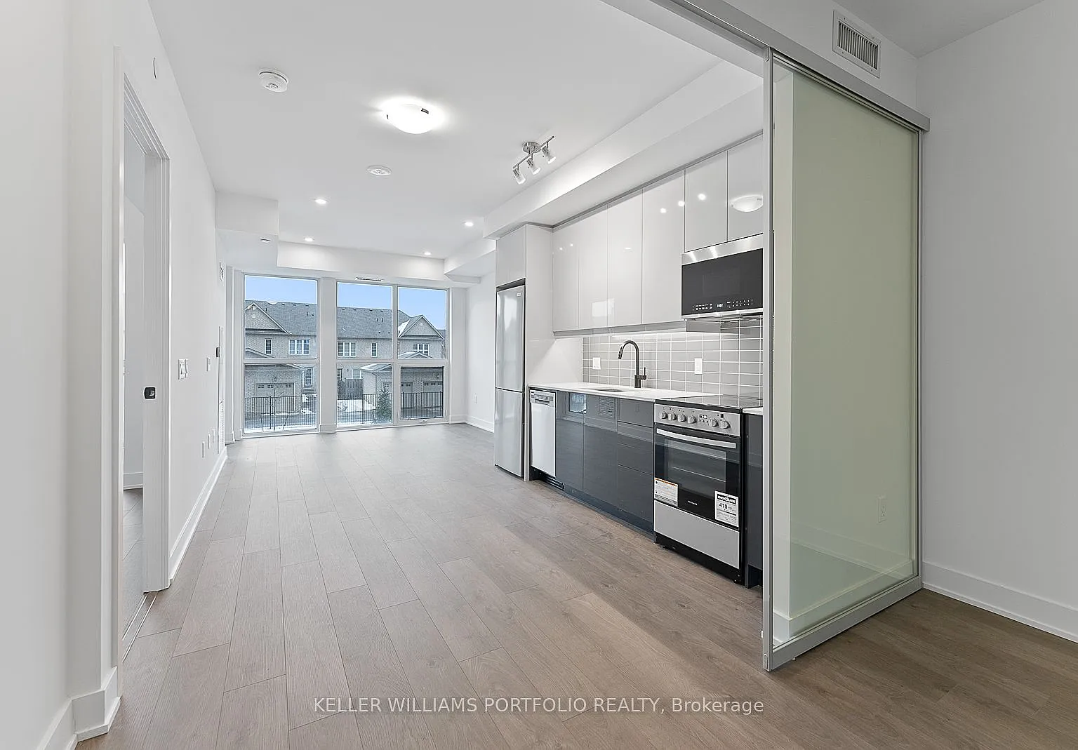 2 bed, $2,450 — Photo 4