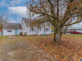 1590 SW Ellis St, Dallas, OR 97338