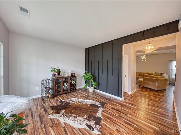 3rd image of 5433 Zoe Ct