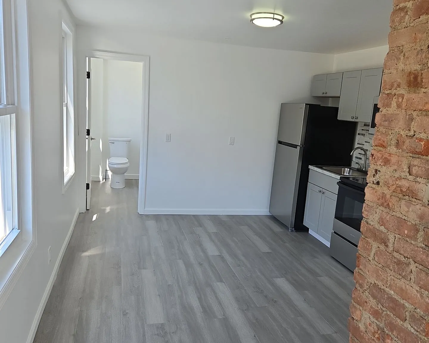 Studio, $1,950 — Photo 1