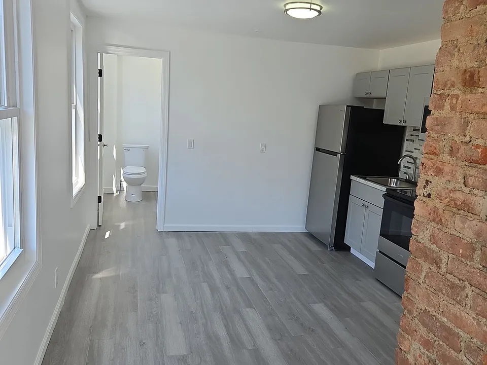 916 Wolcott Ave #6