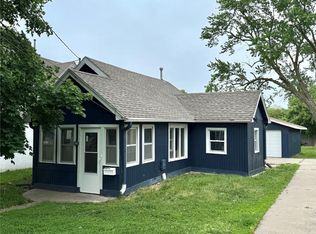 3903 SW 9th St, Des Moines, IA 50315