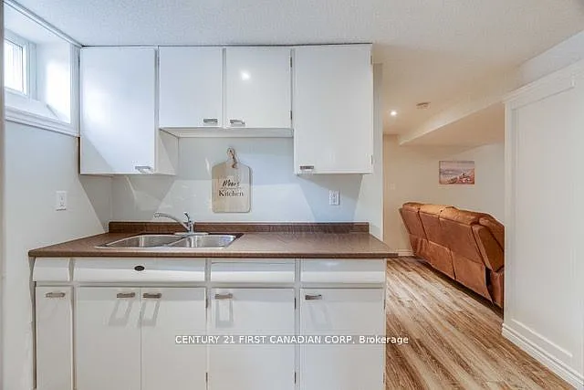 216 Irving Pl #LOWER — Photo 8